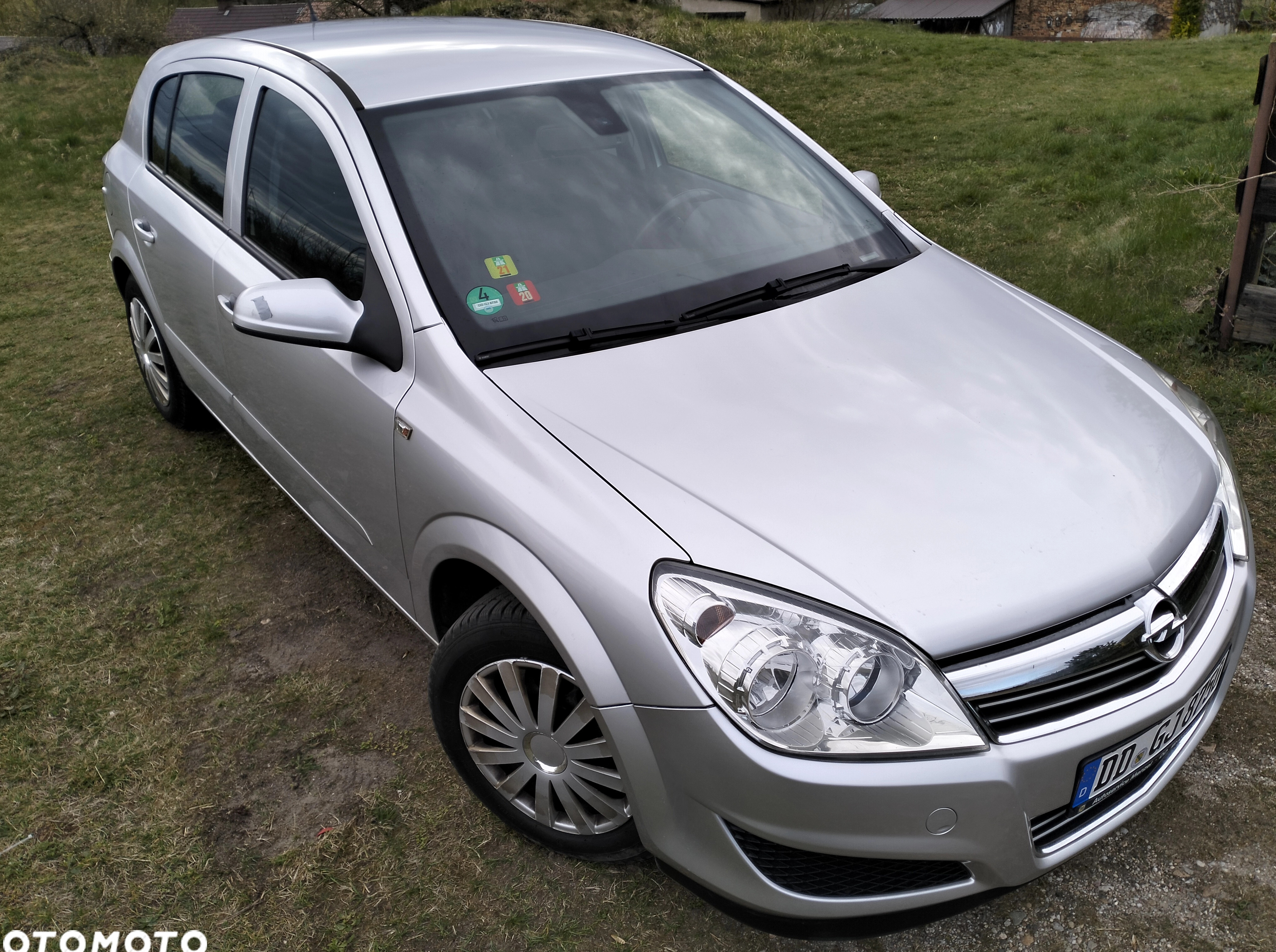 Opel Astra cena 8999 przebieg: 203100, rok produkcji 2008 z Chojnów małe 742